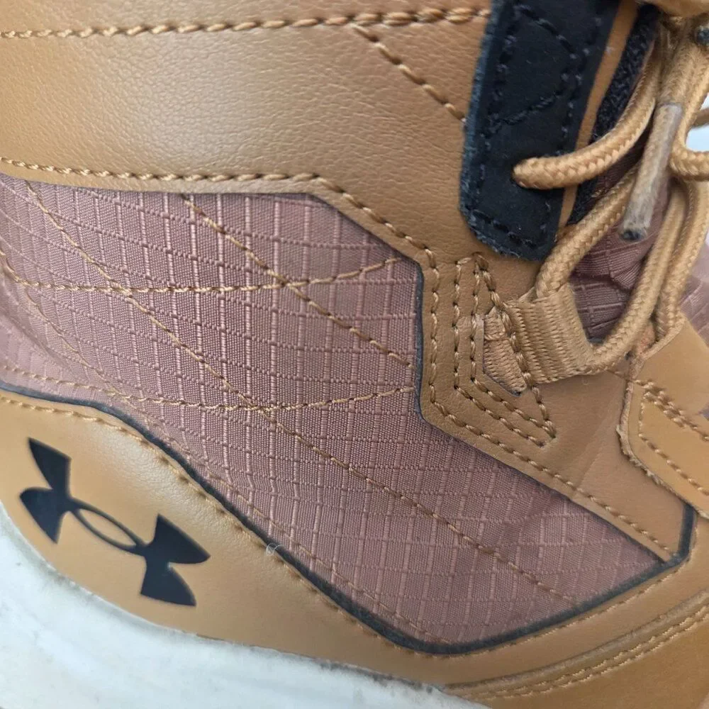 UNDER ARMOUR STELLAR KIDS / YOUTH BOOTS SIZE 4.5 Y